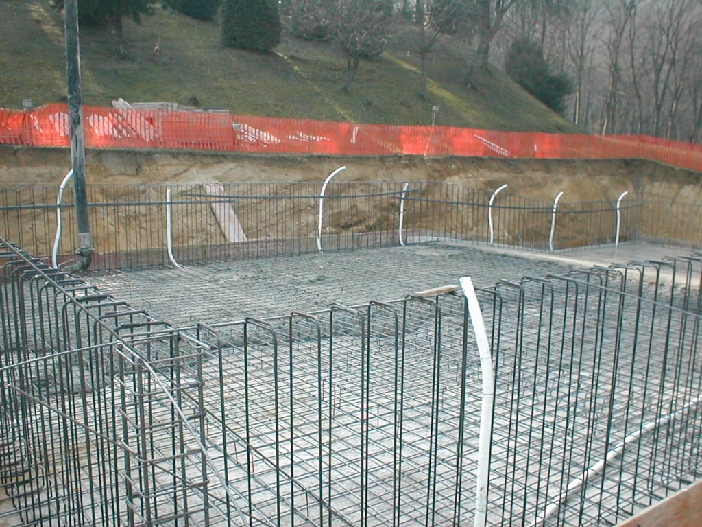 Piscina interrata in cemento armato - costruzione