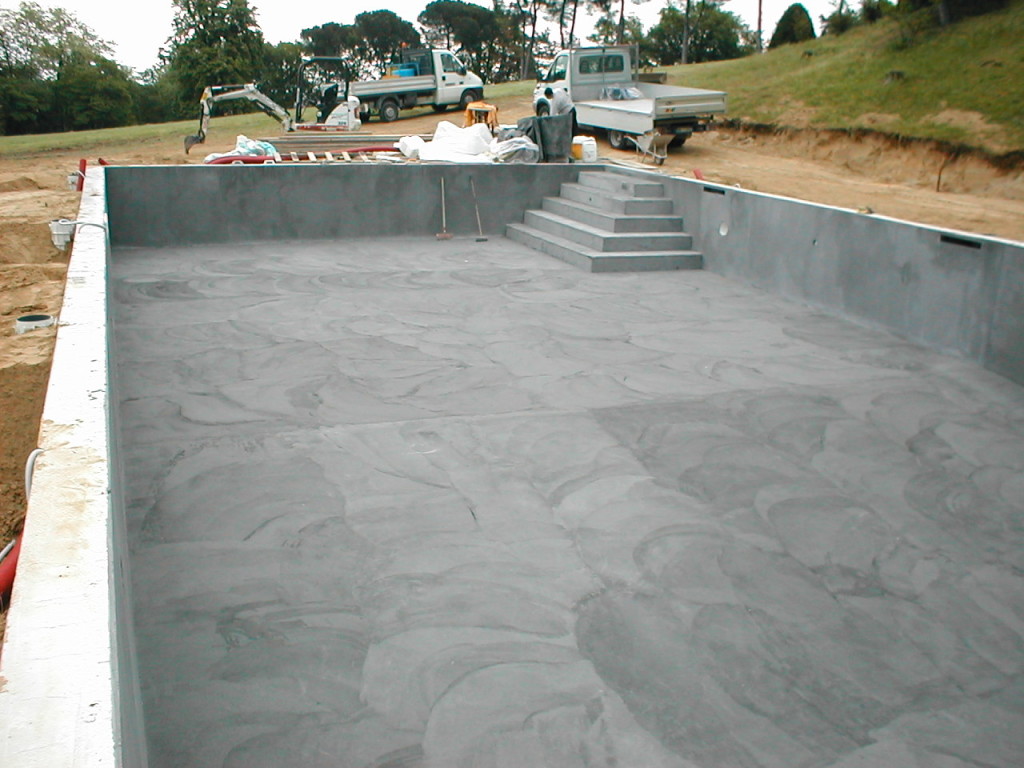 Piscina interrata in cemento armato - costruzione