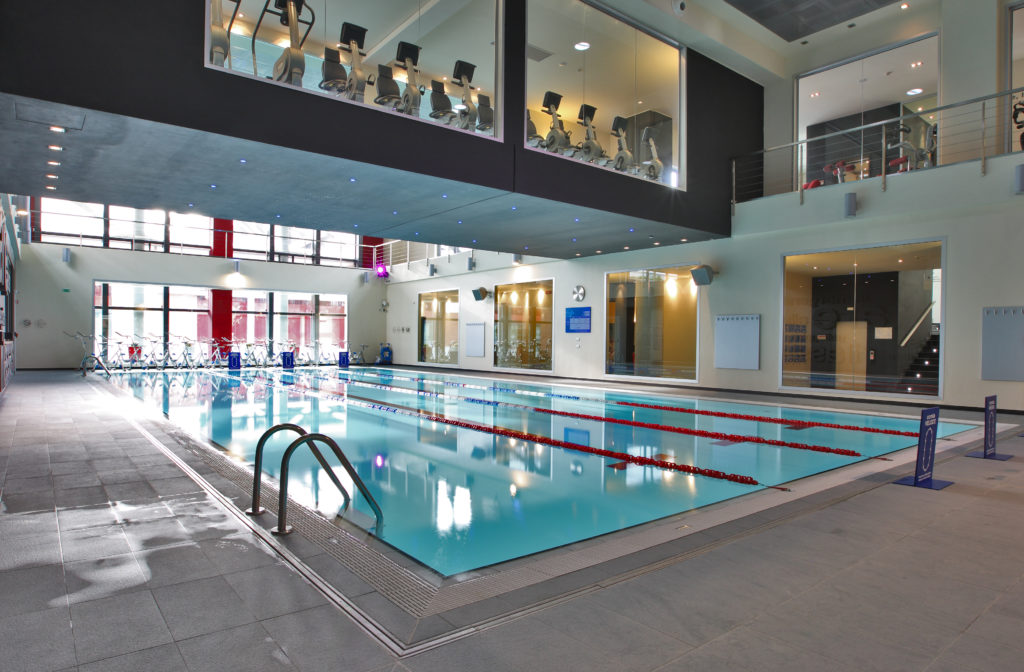 Piscina con tecnologia Myrtha di tipo sportivo, realizzata per Virgin Active di Brescia.