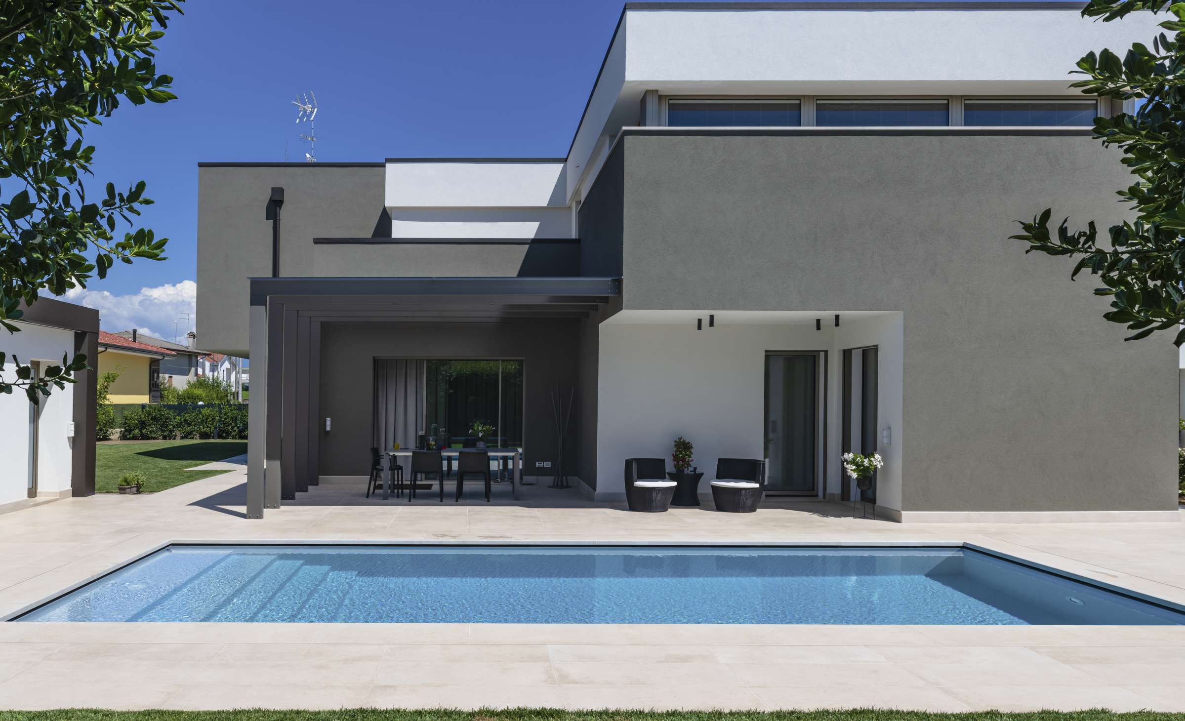 piscina-interrata-sfioro8
